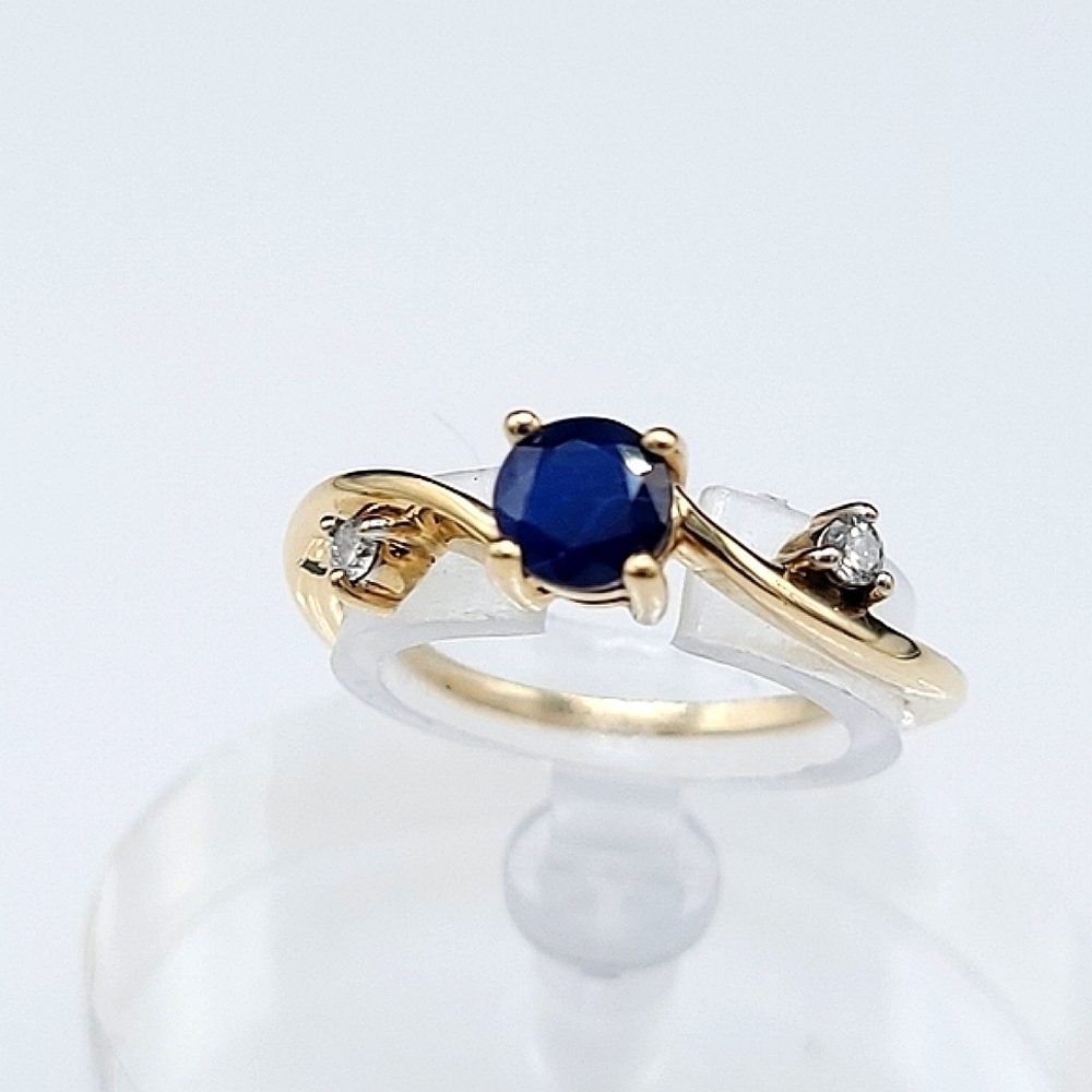 10k yellow gold Sapphire and diamond ring